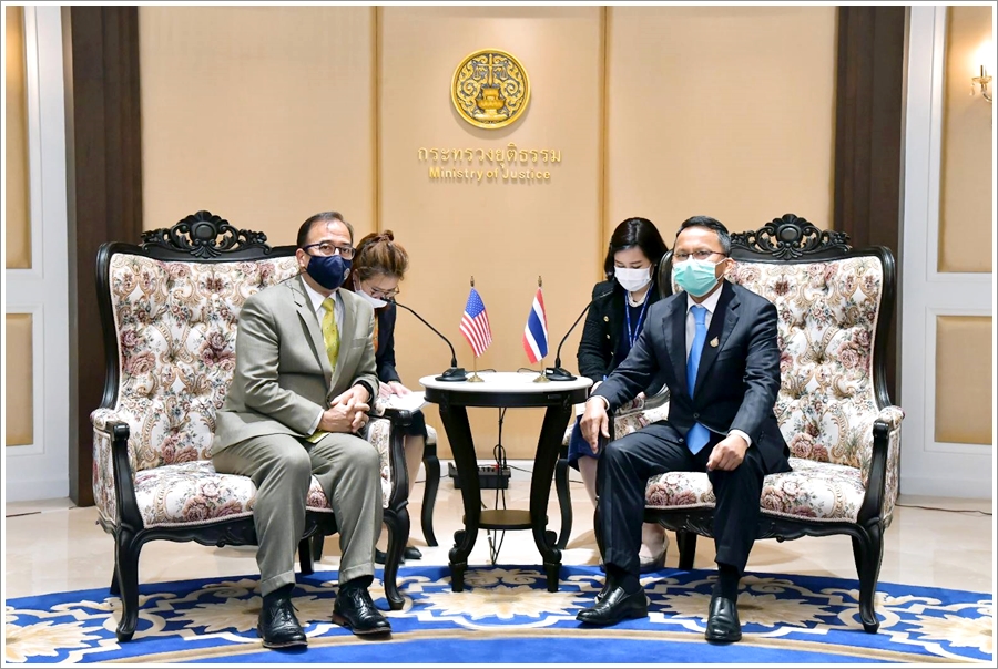 อธิบดีกรมบังคับคดีร่วมต้อนรับอุปทูตรักษาการเอกอัครราชทูตสหรัฐอเมริกา ประจำประเทศไทย และคณะ หารือเกี่ยวกับความร่วมมือระหว่างสองประเทศ ปัญหาด้านยาเสพติด การค้ามนุษย์และอาชญากรรมไซเบอร์ 